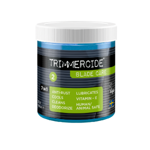 Solution nettoyante 7-en-1 pour lames de tondeuse TRIMMERCIDE 500 ml Solution nettoyante 7-en-1 pour lames de tondeuse TRIMMERCIDE 500 ml
