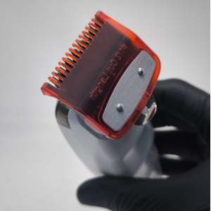 Kit de 8 contre peignes BARBER CORNER rouge translucide